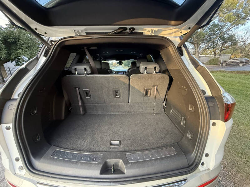 2022 Buick Enclave Essence