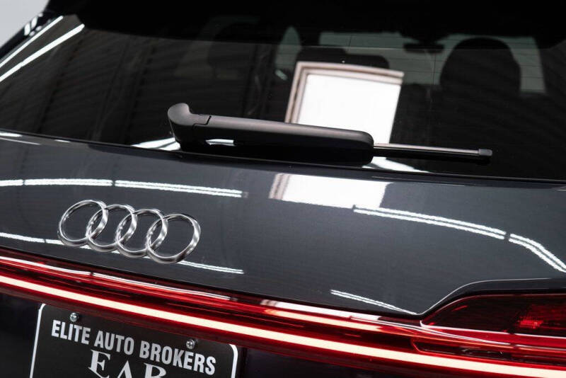 2021 Audi e-tron quattro Premium Plus