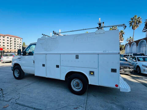 2011 Ford E-Series E-350 SD