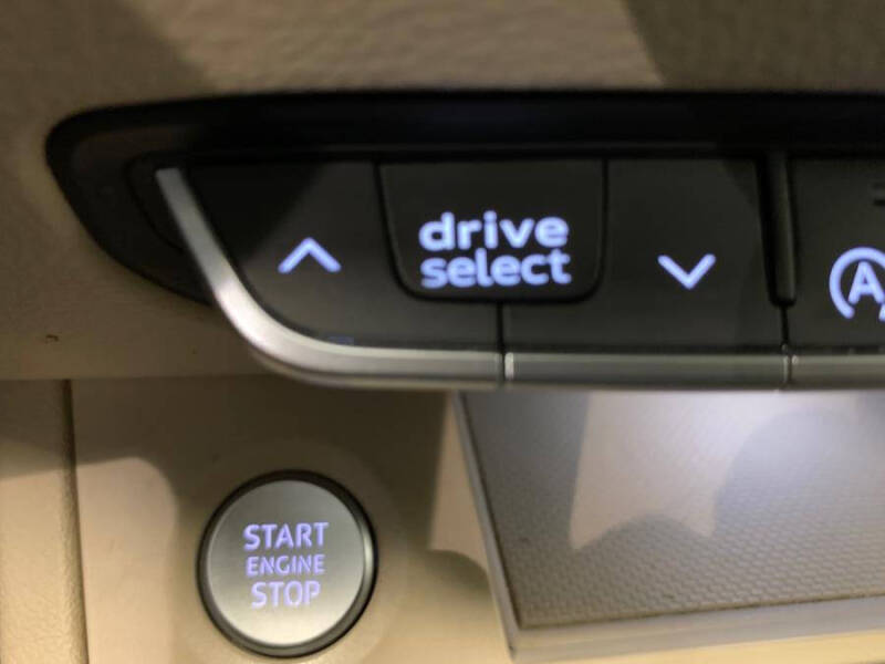 2023 Audi Q5 quattro Premium 40 TFSI