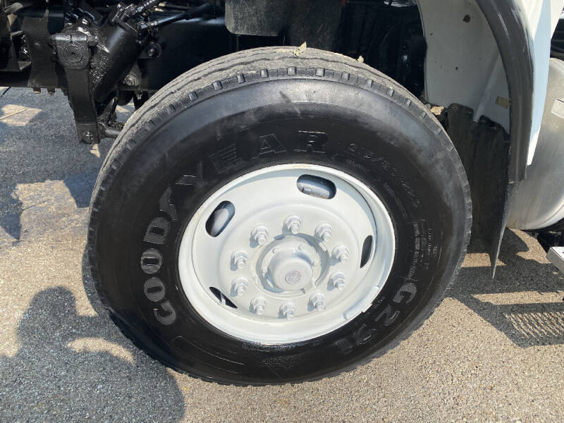 2007 Freightliner M2 106