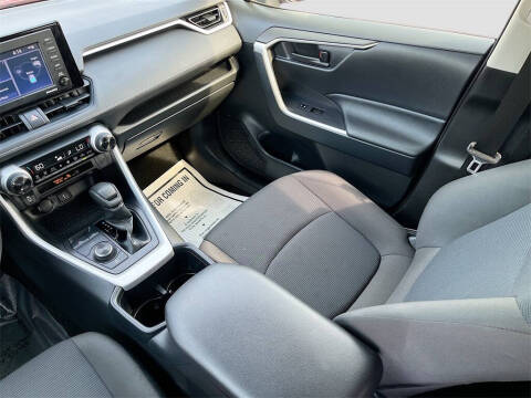 2022 Toyota RAV4 Hybrid LE