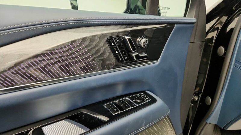 2025 Cadillac Escalade IQ Luxury 2