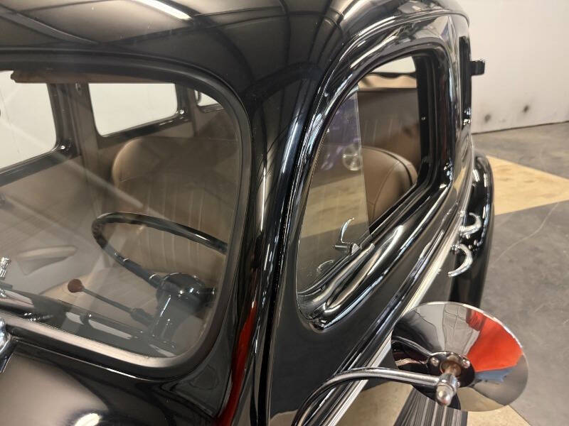 1940 Ford Deluxe
