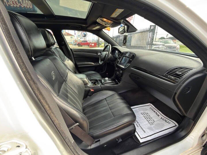 2017 Chrysler 300 S