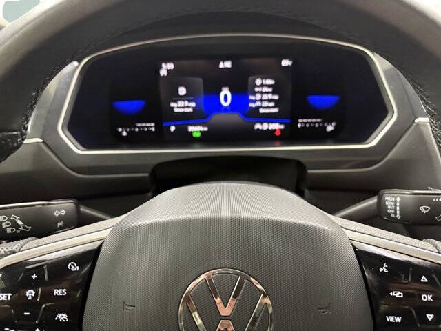 2023 Volkswagen Tiguan SE R-Line Black