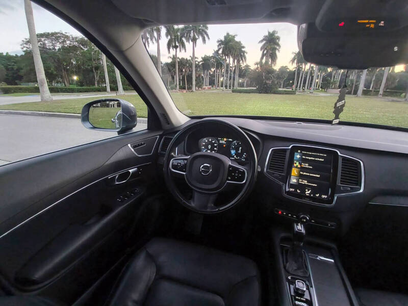 2020 Volvo XC90 T5 Momentum