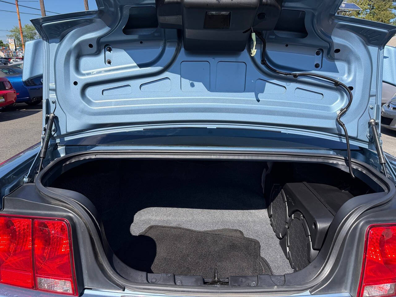 2005 Ford Mustang 28