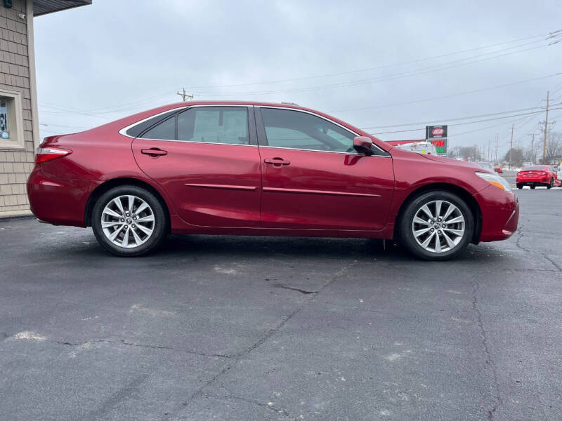 2015 Toyota Camry XLE's photo