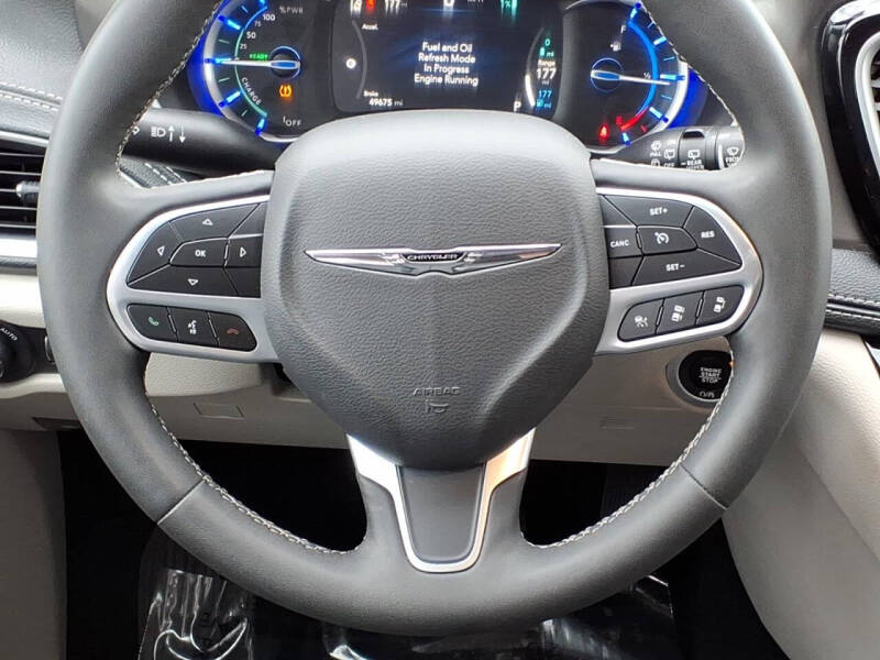 2024 Chrysler Pacifica Plug-In Hybrid Select