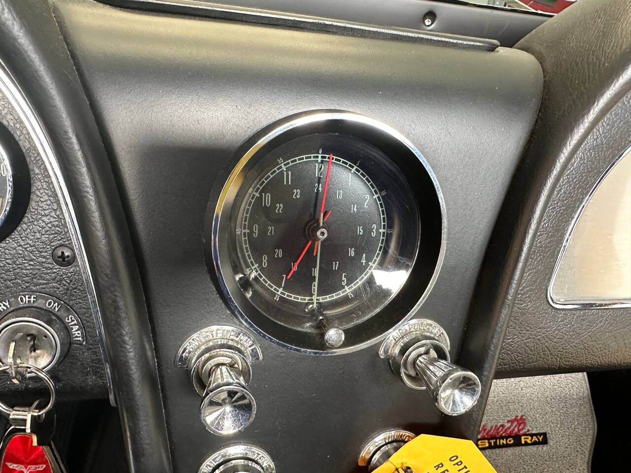 1965 Chevrolet Corvette 25