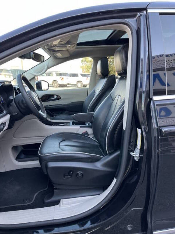 2023 Chrysler Pacifica Plug-In Hybrid Limited