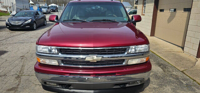 2005 Chevrolet Suburban for sale at L & T Auto Sales & Svc in Campbell, OH