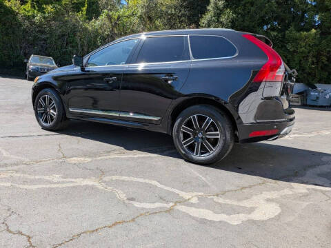 2017 Volvo XC60 T5 Dynamic