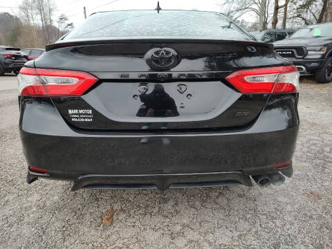 2020 Toyota Camry SE