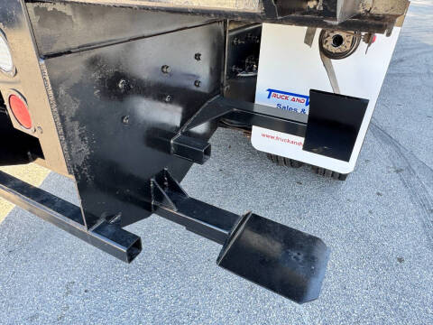 2017 Freightliner M2 106