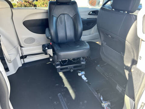 2021 Chrysler Pacifica Touring L