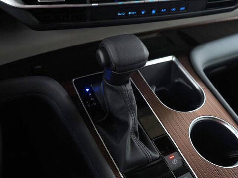 2024 Toyota Sienna LE 8-Passenger