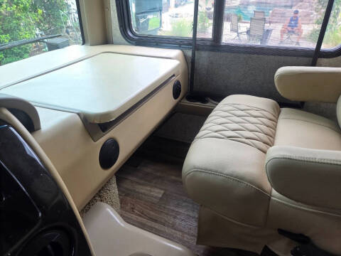 2017 Thor Motor Coach MIRAMAR 35.2