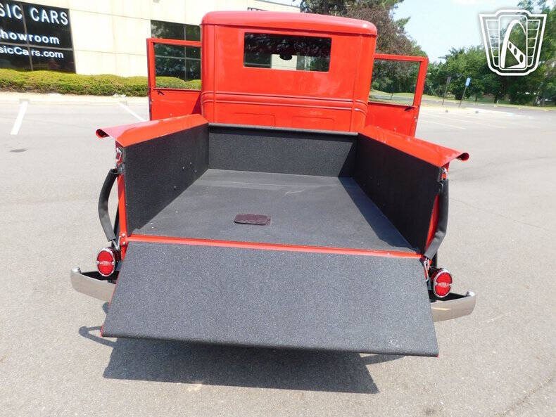 1933 Chevrolet Apache