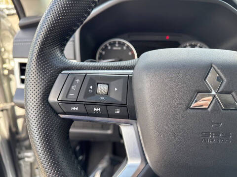 2022 Mitsubishi Outlander SE