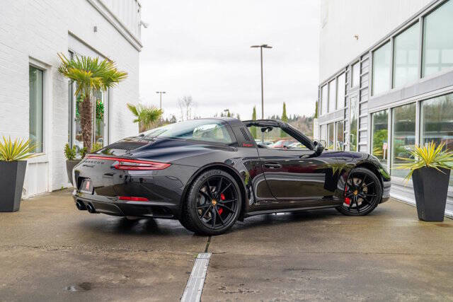 2018 Porsche 911 8