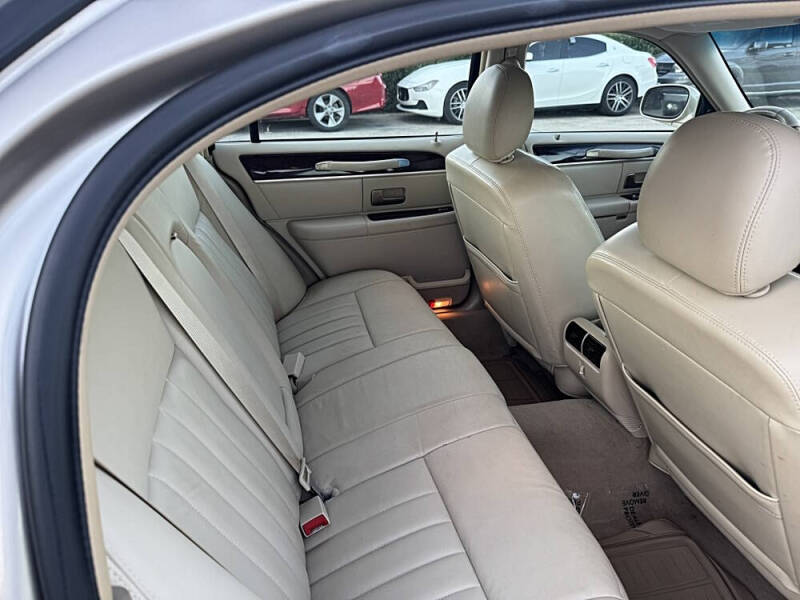 2007 Lincoln Town Car Signature