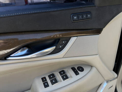 2018 Cadillac Escalade ESV Luxury