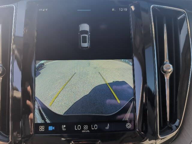 2023 Volvo XC60 B5 Plus Dark Theme