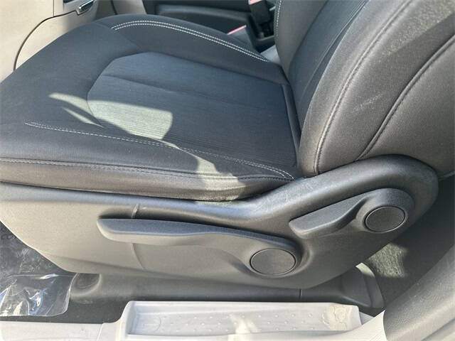 2021 Chrysler Voyager L