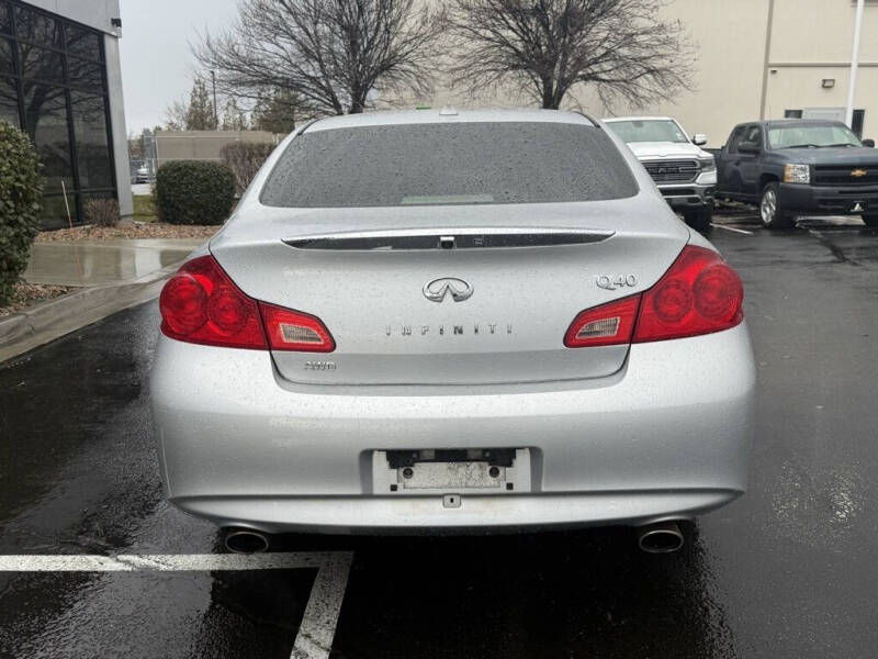 2015 Infiniti Q40