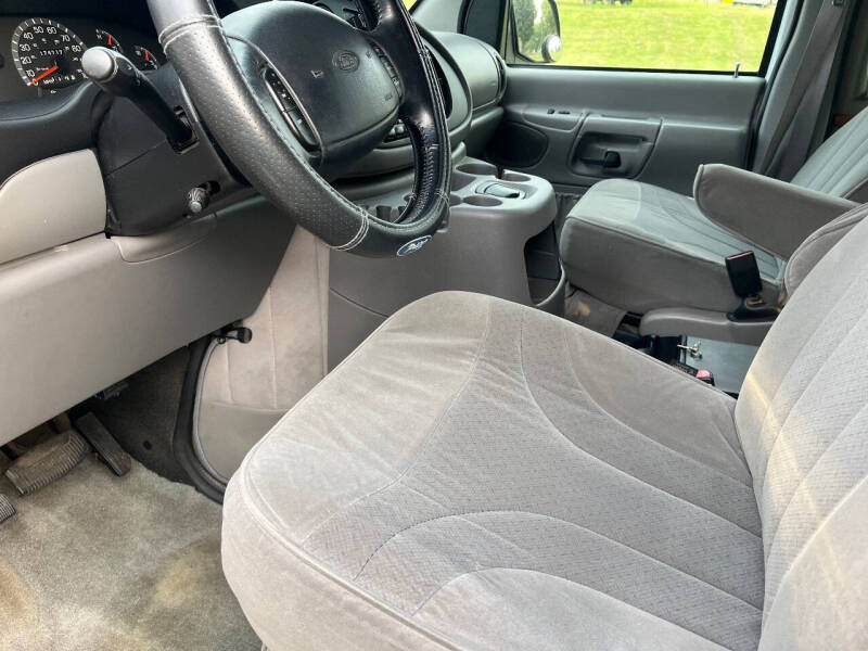 2001 Ford E-Series E-150