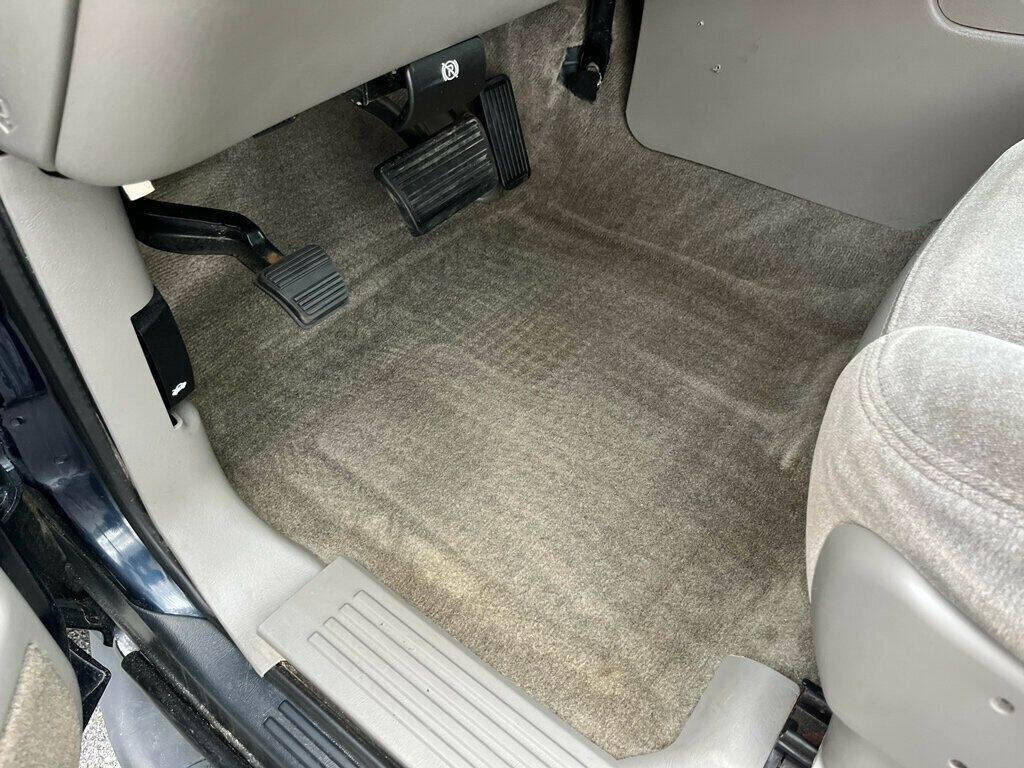 2005 Chevrolet Suburban 19