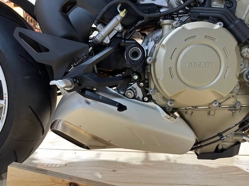 2025 Ducati Streetfighter V4 Supreme