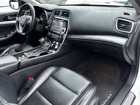 2017 Nissan Maxima Platinum