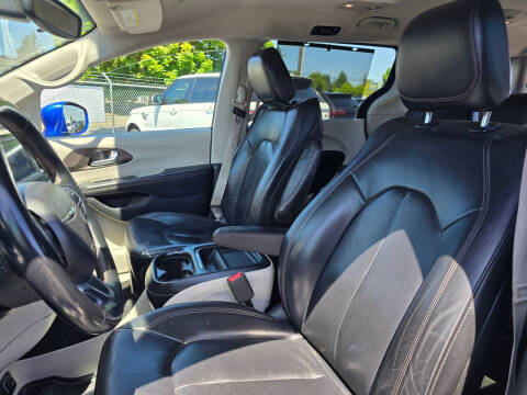 2018 Chrysler Pacifica Touring L