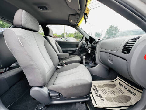 2004 Hyundai Accent GL