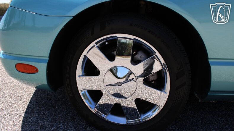 2002 Ford Thunderbird Deluxe