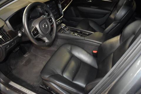 2017 Volvo S90 T5 Momentum