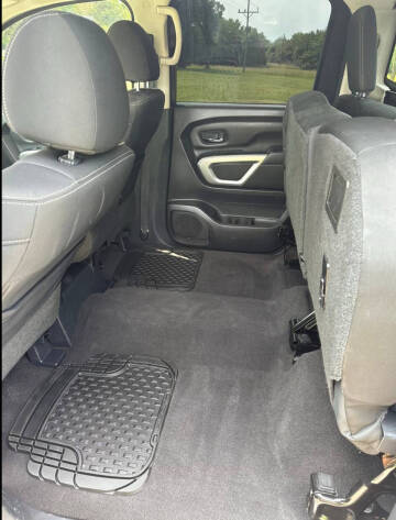 2017 Nissan Titan SV