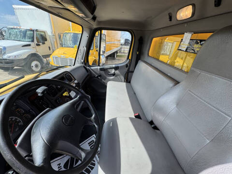 2019 Freightliner M2 106