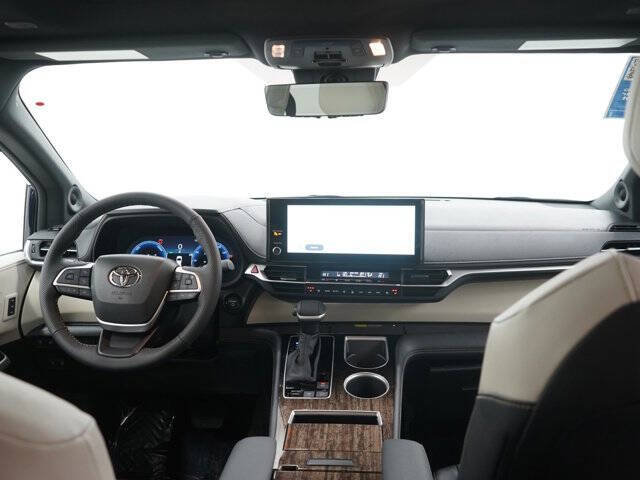 2025 Toyota Sienna Limited 7-Passenger
