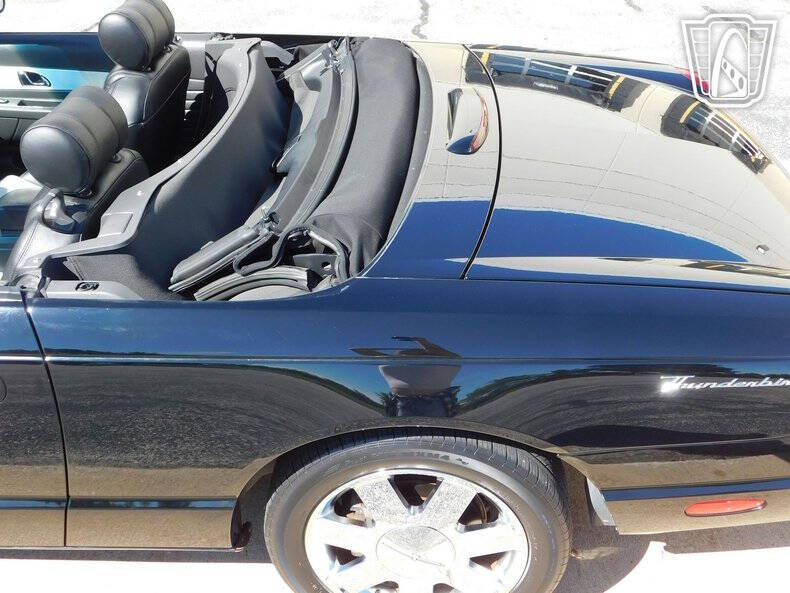 2002 Ford Thunderbird Deluxe