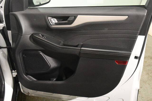 2022 Ford Escape Hybrid SE