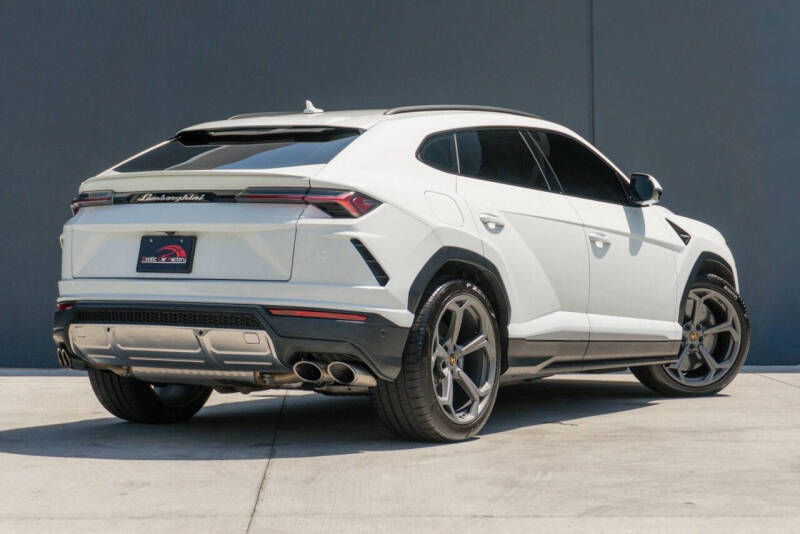 2020 Lamborghini Urus