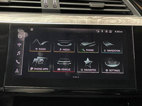 2021 Audi e-tron quattro Premium