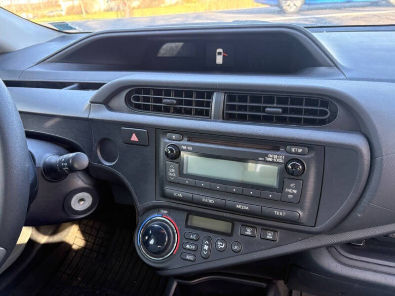 2013 Toyota Prius c Four