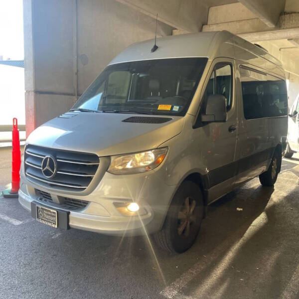 2022 Mercedes-Benz Sprinter Passenger Van Base photo 3