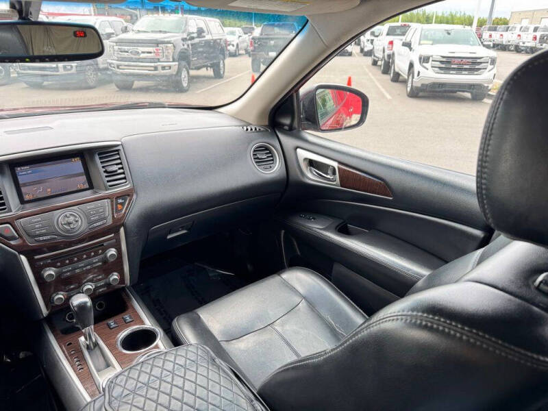 2016 Nissan Pathfinder SL