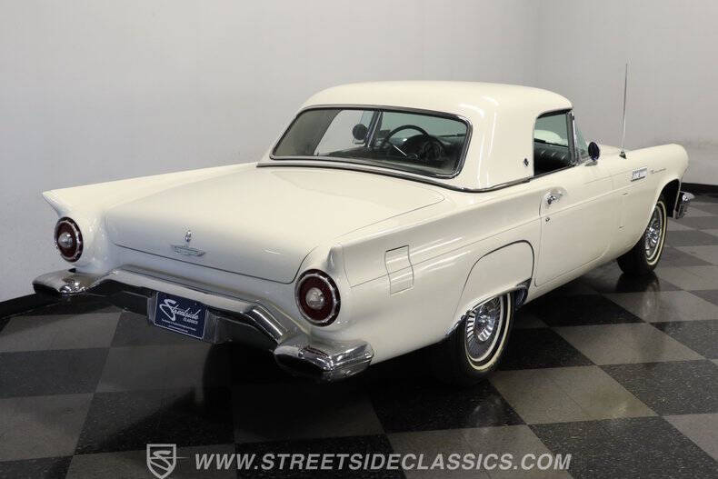 1957 Ford Thunderbird